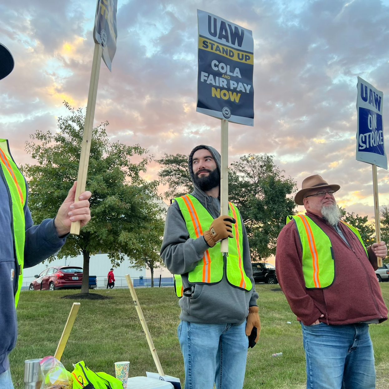 UAW strikers outside Ford's Kentucky Truck Plant
